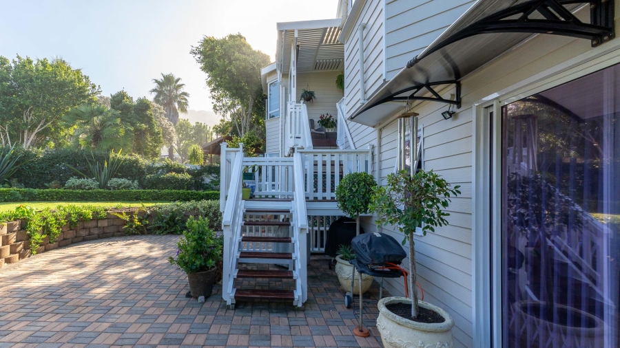 5 Bedroom Property for Sale in Outeniqua Strand Western Cape